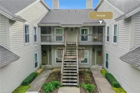 425 E Lake Cir, Chesapeake, VA 23322