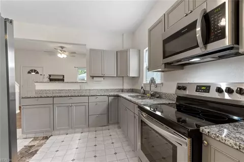 305 Saint James Ave, Suffolk, VA 23434