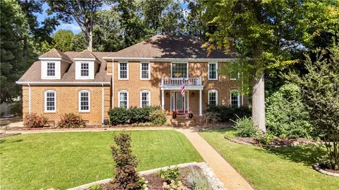 1005 Roehampton Vale, Virginia Beach, VA 23452