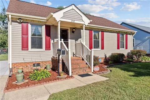 202 Gloucester Ave, Portsmouth, VA 23702