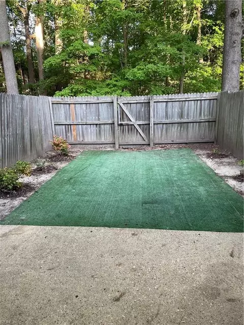 Exterior - 12 Red Oak Pl, Hampton, VA 23666 photo 3 of 3