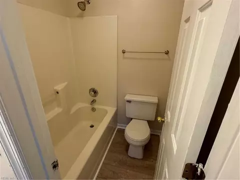 Bath - 12 Red Oak Pl, Hampton, VA 23666 photo 1 of 3