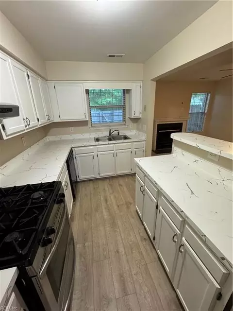 Kitchen - 12 Red Oak Pl, Hampton, VA 23666 photo 2 of 2