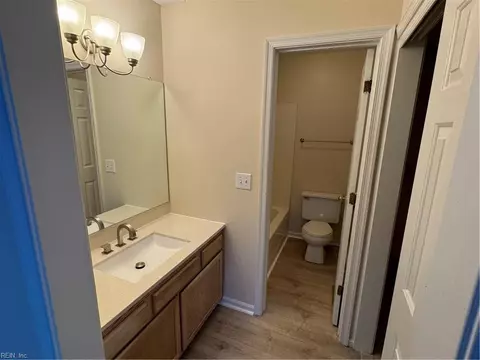 Bath - 12 Red Oak Pl, Hampton, VA 23666 photo 3 of 3