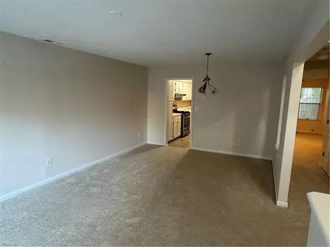 Living - 12 Red Oak Pl, Hampton, VA 23666 photo 1 of 4