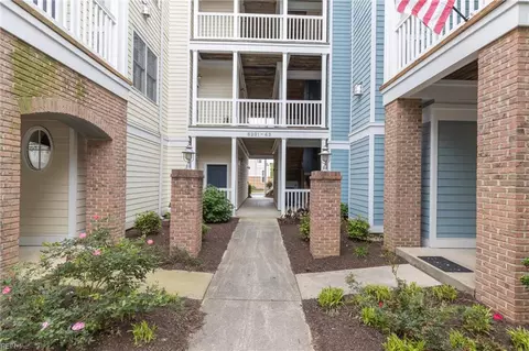 8233 N View Blvd, Norfolk, VA 23518