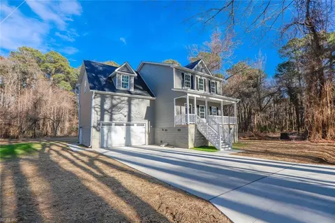 Exterior - 306 Hall Rd, Hampton, VA 23664 photo 2 of 5