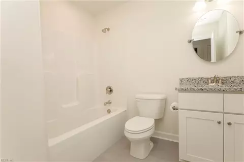 Bath - 306 Hall Rd, Hampton, VA 23664 photo 10 of 11