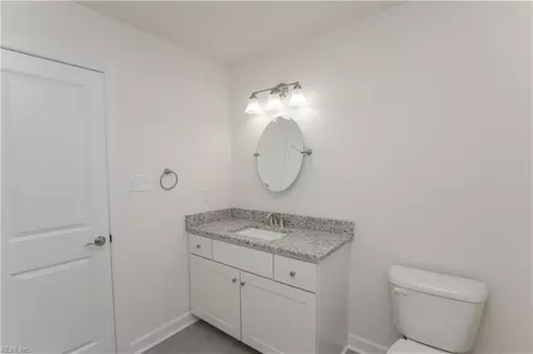 Bath - 306 Hall Rd, Hampton, VA 23664 photo 9 of 11