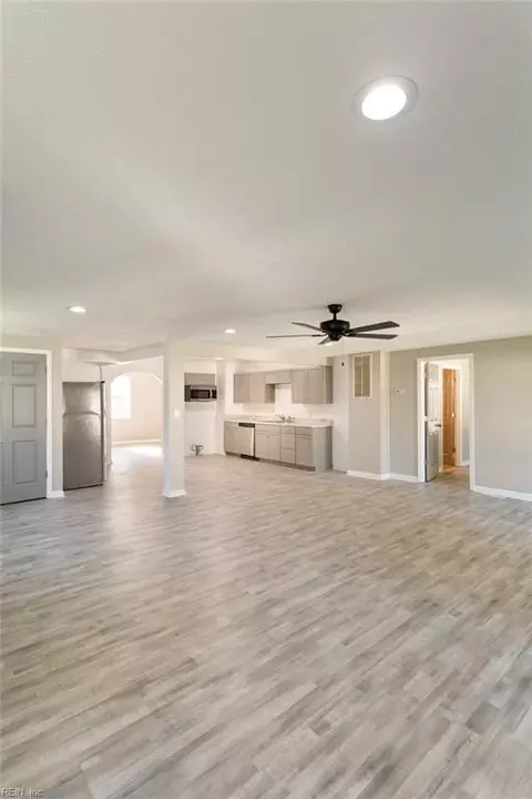 Living - 706 Smith St, Hampton, VA 23661 photo 14 of 15