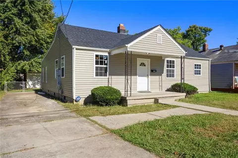 Exterior - 706 Smith St, Hampton, VA 23661 photo 3 of 8