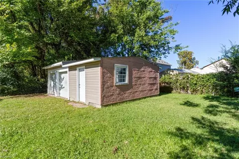 Exterior - 706 Smith St, Hampton, VA 23661 photo 8 of 8