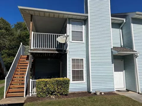 611 Crows Nest Ct, Virginia Beach, VA 23462