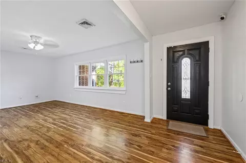 719 Durham Ave, Chesapeake, VA 23320