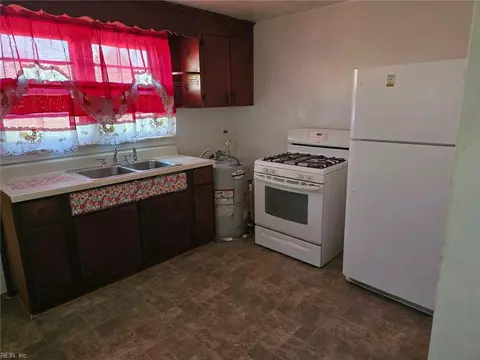 329 Culloden St, Suffolk, VA 23434 photo 2