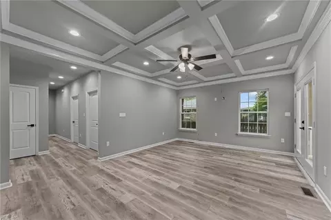 182 Louise Dr, Newport News, VA 23601