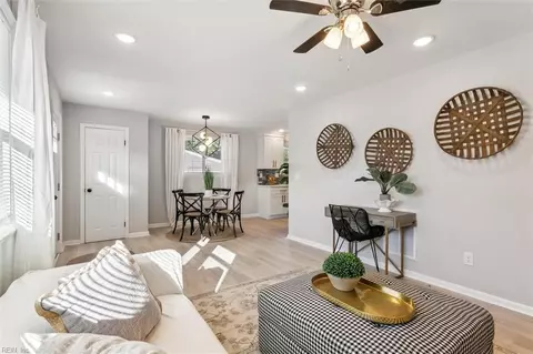 2011 Wood Ave, Hampton, VA 23664 photo 8