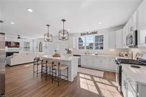 1923 Briton Ln, Chesapeake, VA 23322
