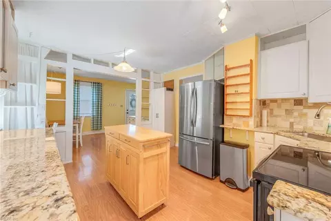 352 Brightwood Ave, Hampton, VA 23661 photo 9
