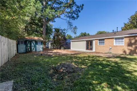 Exterior - 1516 Hastings Dr, Hampton, VA 23663 photo 2 of 5