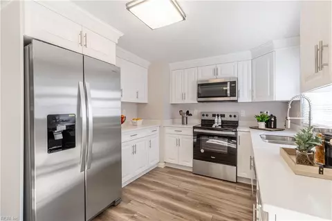 Kitchen - 1516 Hastings Dr, Hampton, VA 23663 photo 1 of 3
