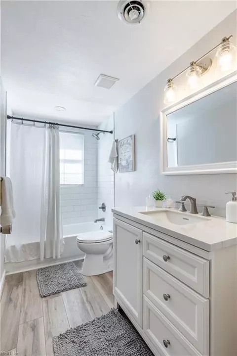 Bath - 1516 Hastings Dr, Hampton, VA 23663 photo 2 of 2