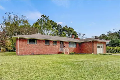 2344 S Wolfsnare Dr, Virginia Beach, VA 23454