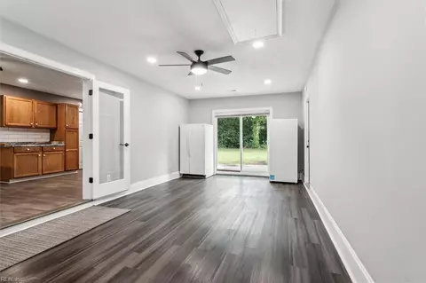 114 Admiral Ct, Hampton, VA 23669 photo 5