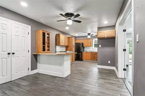 114 Admiral Ct, Hampton, VA 23669 photo 7