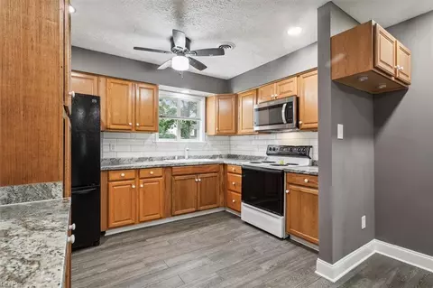 114 Admiral Ct, Hampton, VA 23669 photo 10