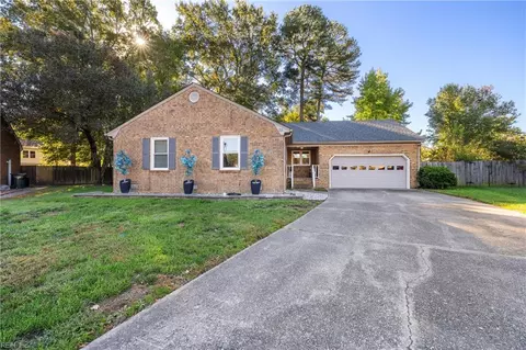 25 Natalie Dr, Hampton, VA 23666