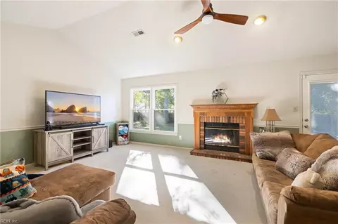 25 Natalie Dr, Hampton, VA 23666 photo 8