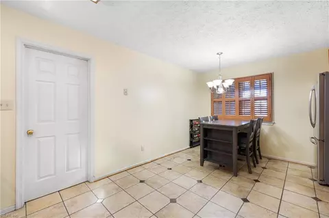 25 Natalie Dr, Hampton, VA 23666 photo 16