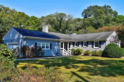1716 Branch Cir, Virginia Beach, VA 23454