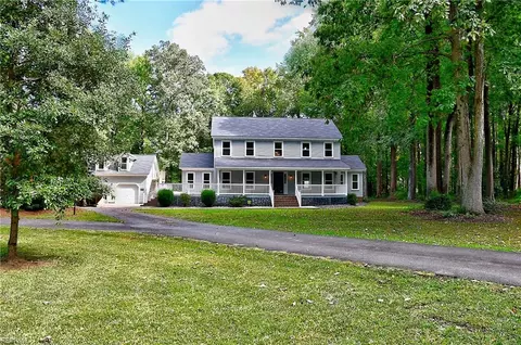 609 Fairfield Dr, Chesapeake, VA 23322