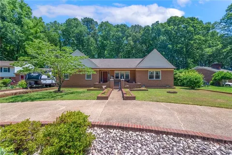 114 Booth Rd, Newport News, VA 23606