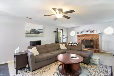 1362 Boxwood Cir, Norfolk, VA 23518