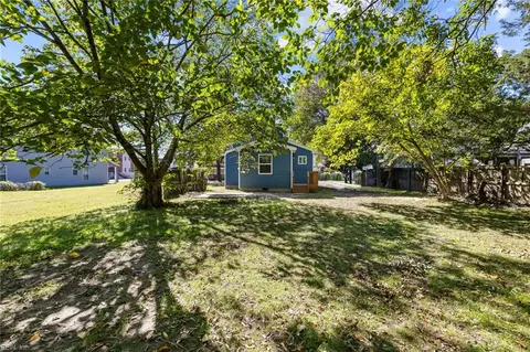 Exterior - 418 Smith St, Suffolk, VA 23434 photo 3 of 5