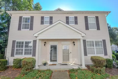 4404 Duffy Dr, Virginia Beach, VA 23462