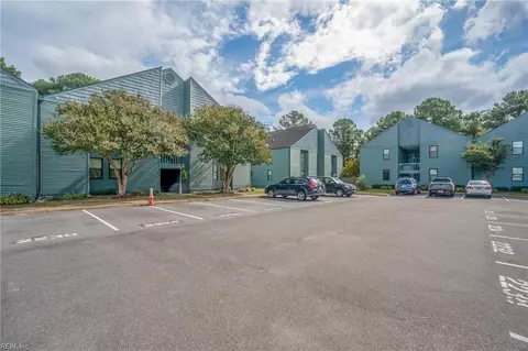 2226 Kleen St, Virginia Beach, VA 23454