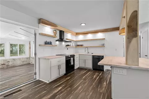 Kitchen - 9417 Willow Ct, Norfolk, VA 23503 photo 5 of 5