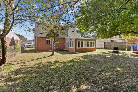 Exterior - 9417 Willow Ct, Norfolk, VA 23503 photo 3 of 4