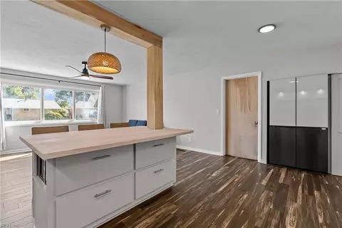 Entry Way - 9417 Willow Ct, Norfolk, VA 23503 photo 1 of 4