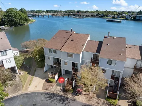 220 Mill Point Dr, Hampton, VA 23669