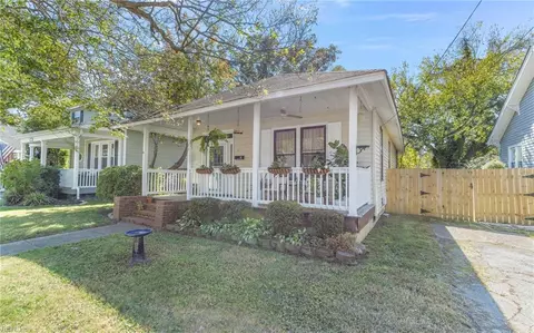 Exterior - 123 Lorengo Ave E, Norfolk, VA 23503 photo 2 of 8