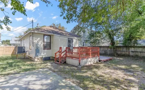 Exterior - 123 Lorengo Ave E, Norfolk, VA 23503 photo 7 of 8