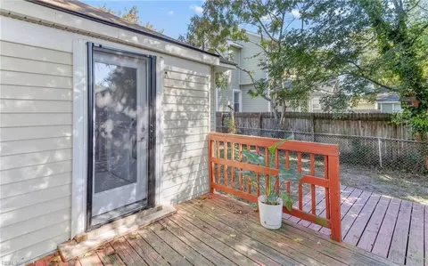 Exterior - 123 Lorengo Ave E, Norfolk, VA 23503 photo 5 of 8