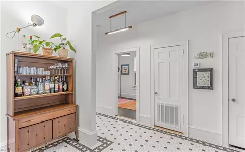 Entry Way - 123 Lorengo Ave E, Norfolk, VA 23503 photo 2 of 3