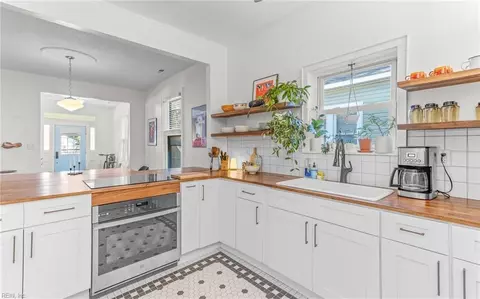 Kitchen - 123 Lorengo Ave E, Norfolk, VA 23503 photo 1 of 3