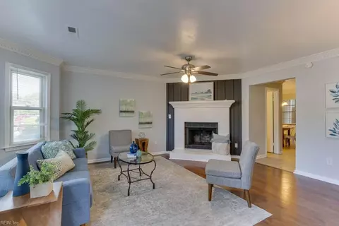 1844 Candlelight Dr, Chesapeake, VA 23325